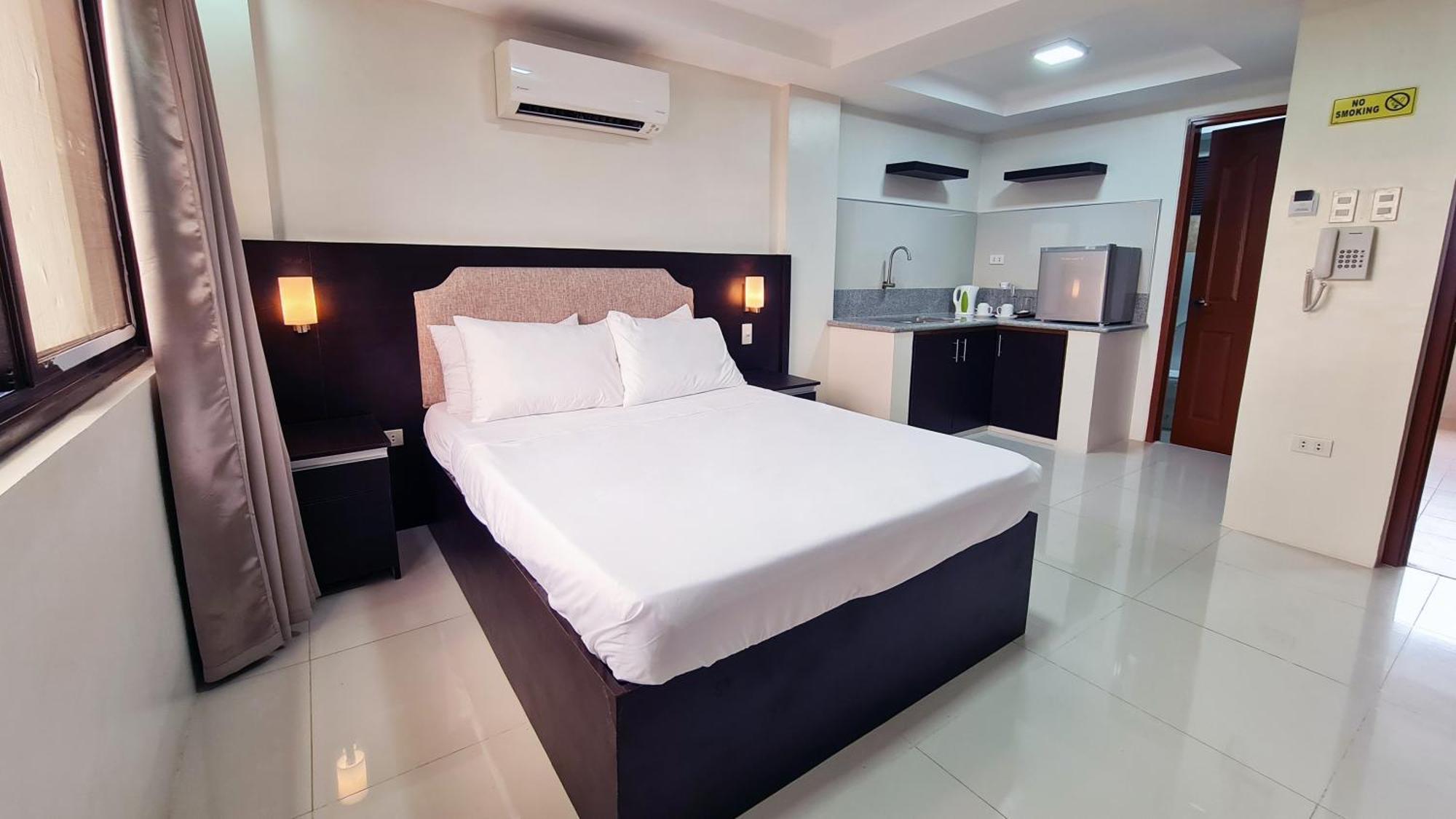 Staycation Hotel San Jose  Exterior photo