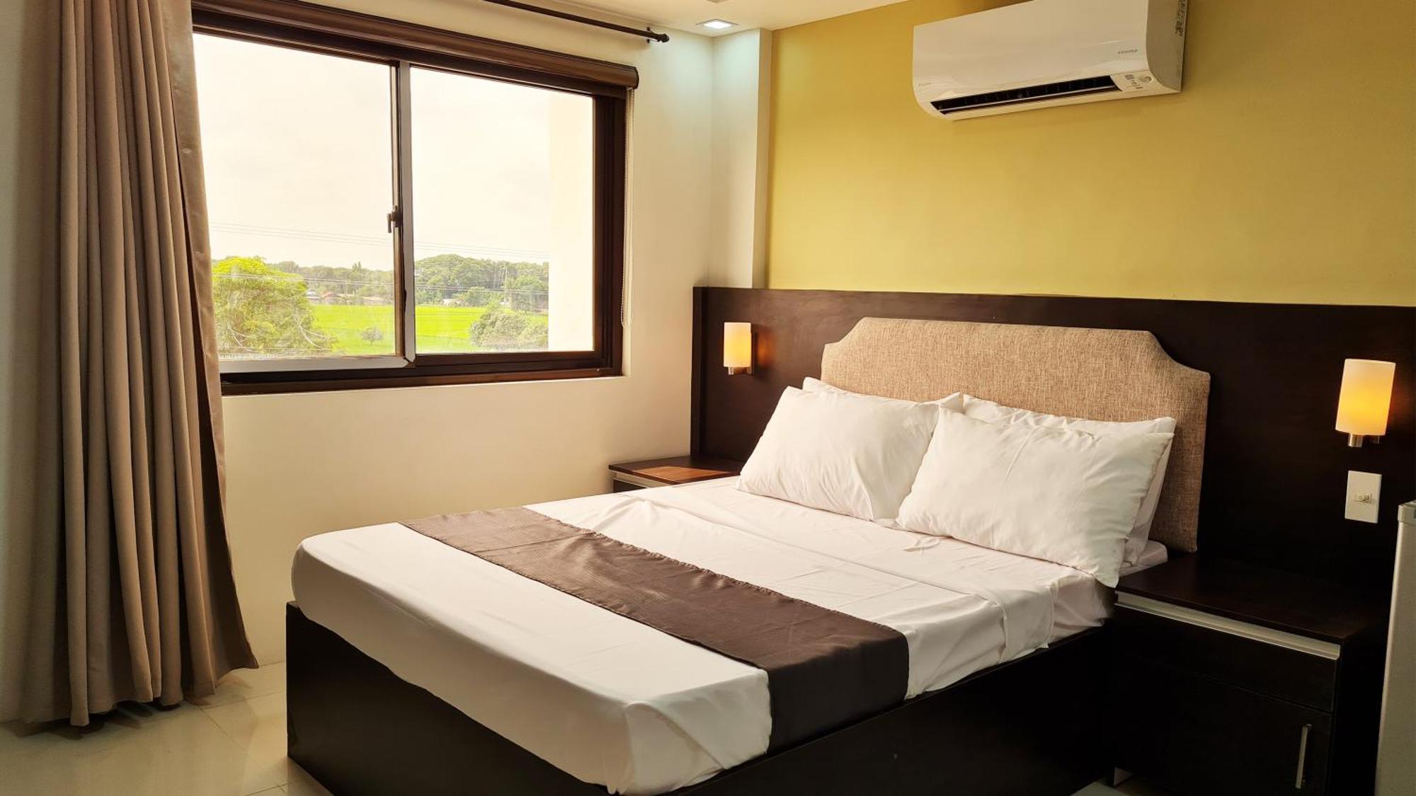 Staycation Hotel San Jose  Exterior photo